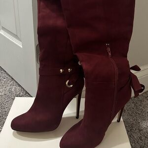 Elegant Burgundy Women's Boots